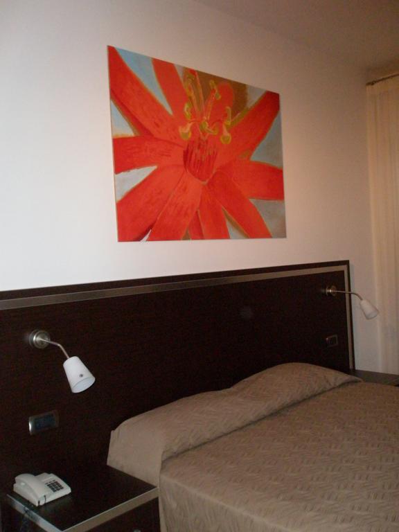 Hotel Florence Сан Бенедето дел Тронто Екстериор снимка