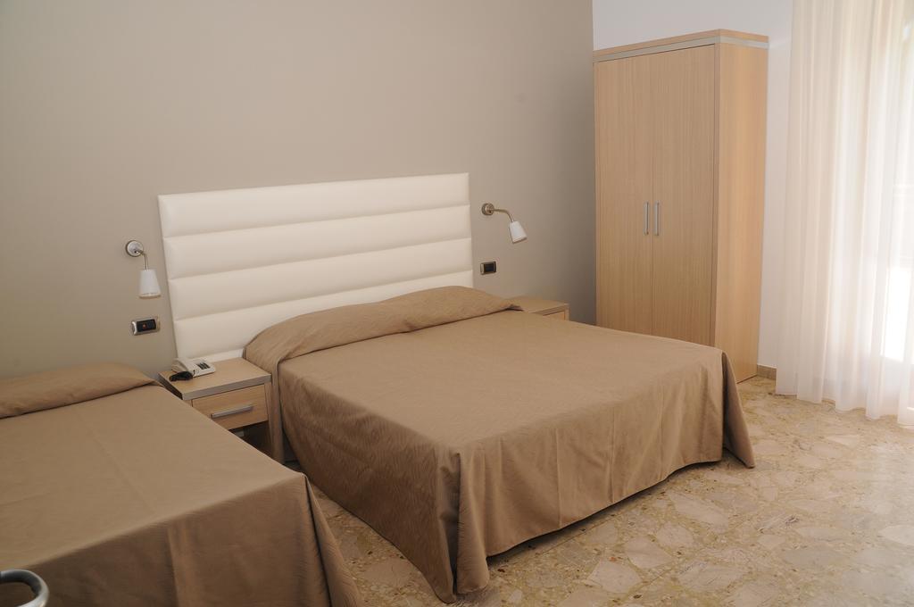 Hotel Florence Сан Бенедето дел Тронто Екстериор снимка